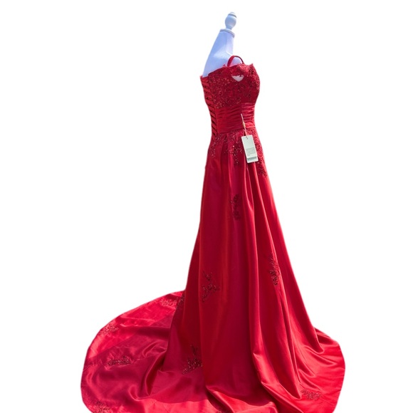 SOLD! Crimson Embroidered Off-Shoulder Ballgown with Cathedral Train - Size M - Picture 5 of 9